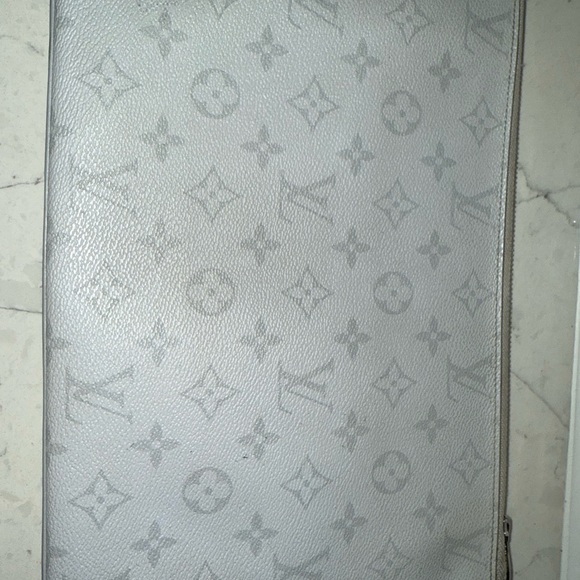 Louis Vuitton Antarctica Logo Story GM Pouch - Picture 3 of 6
